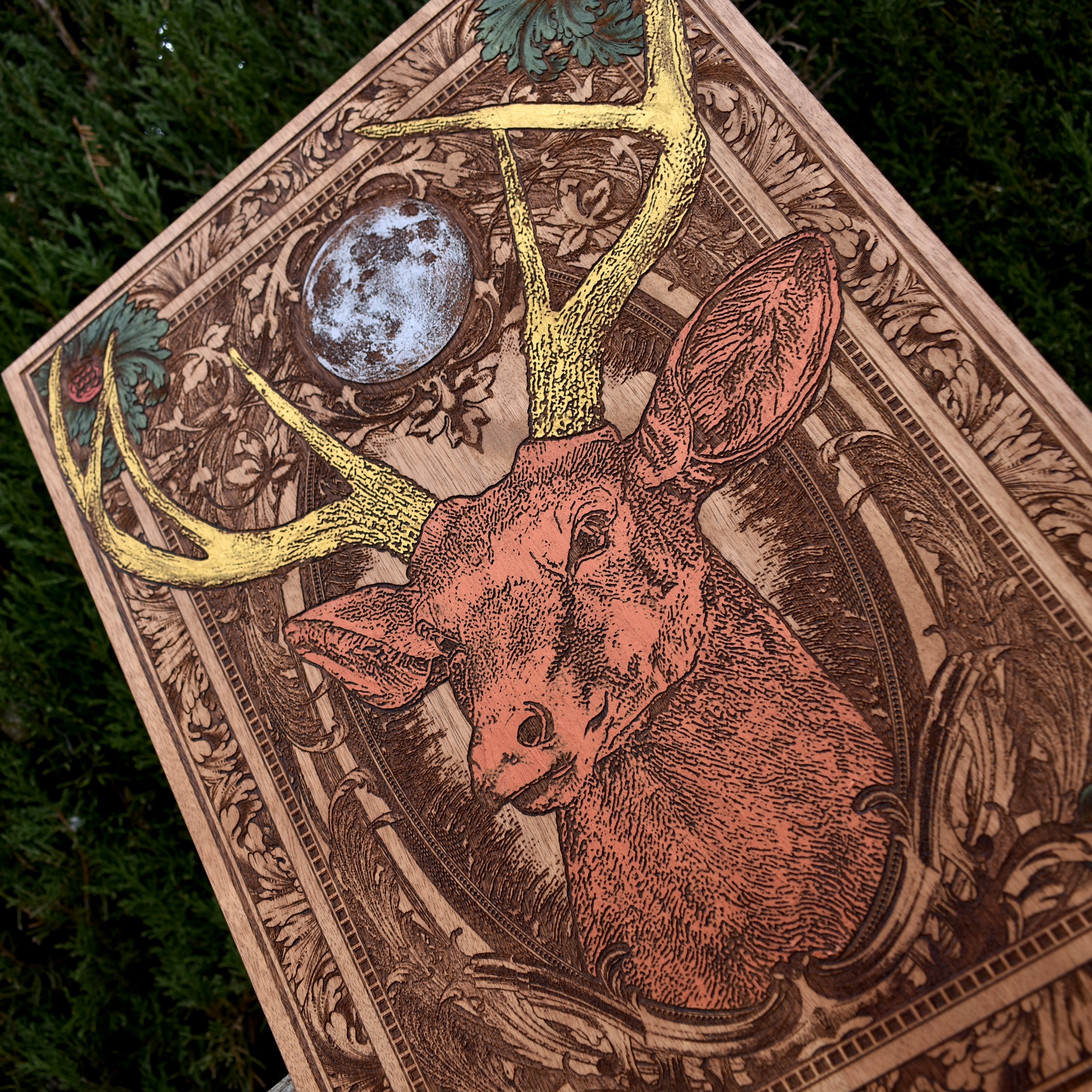 Deer Head Wall Mount - Large Cedar Wood