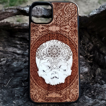 Gothic skull wood phone case with hand-painted horror design, perfect for gothic and dark art lovers.